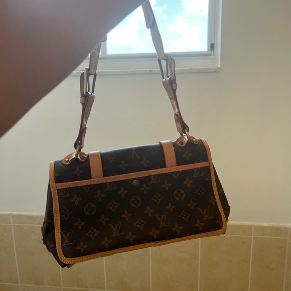 Vintage Louis Vuitton shoulder bag - Picture 7 of 10